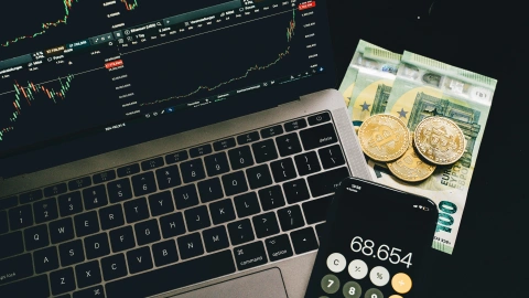 Saving vs. Investing: What Matters More in Your 30s, 40s, and 50s?